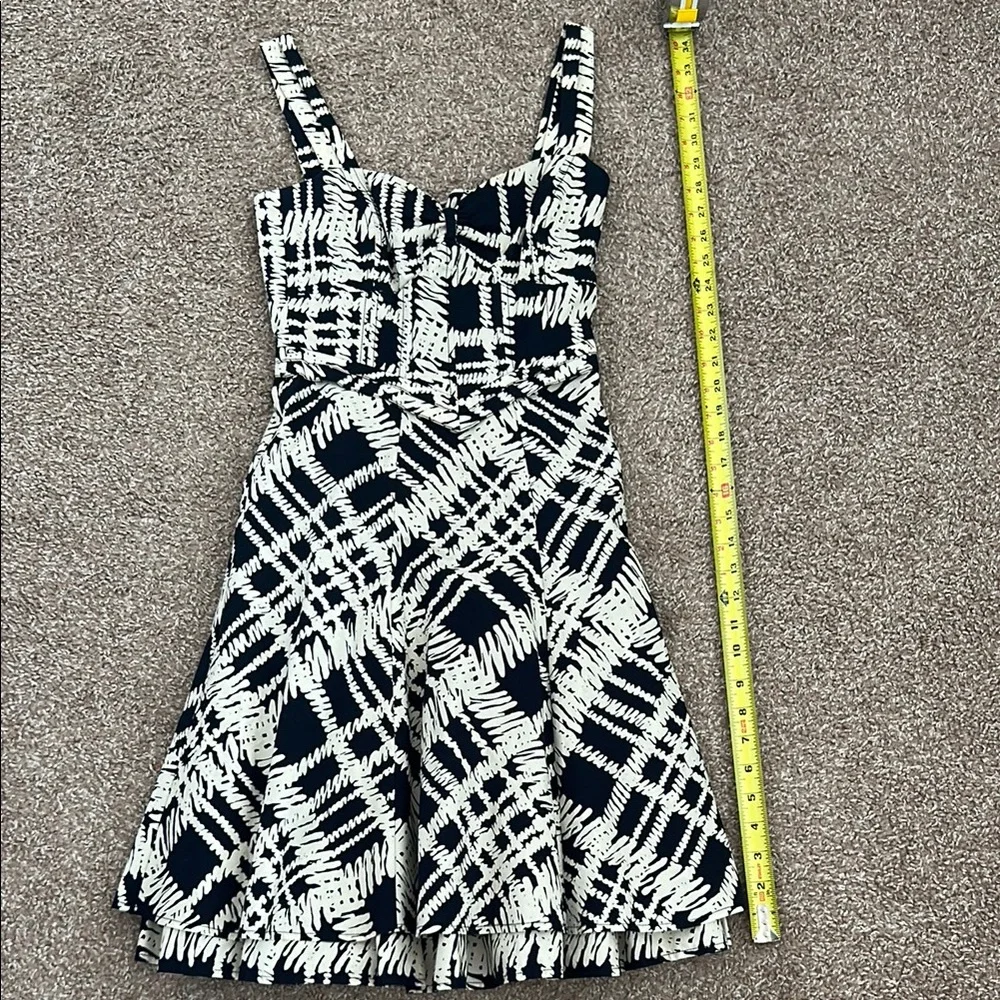 Karen millen navy and White Patterned Dress - Picture 6 of 10